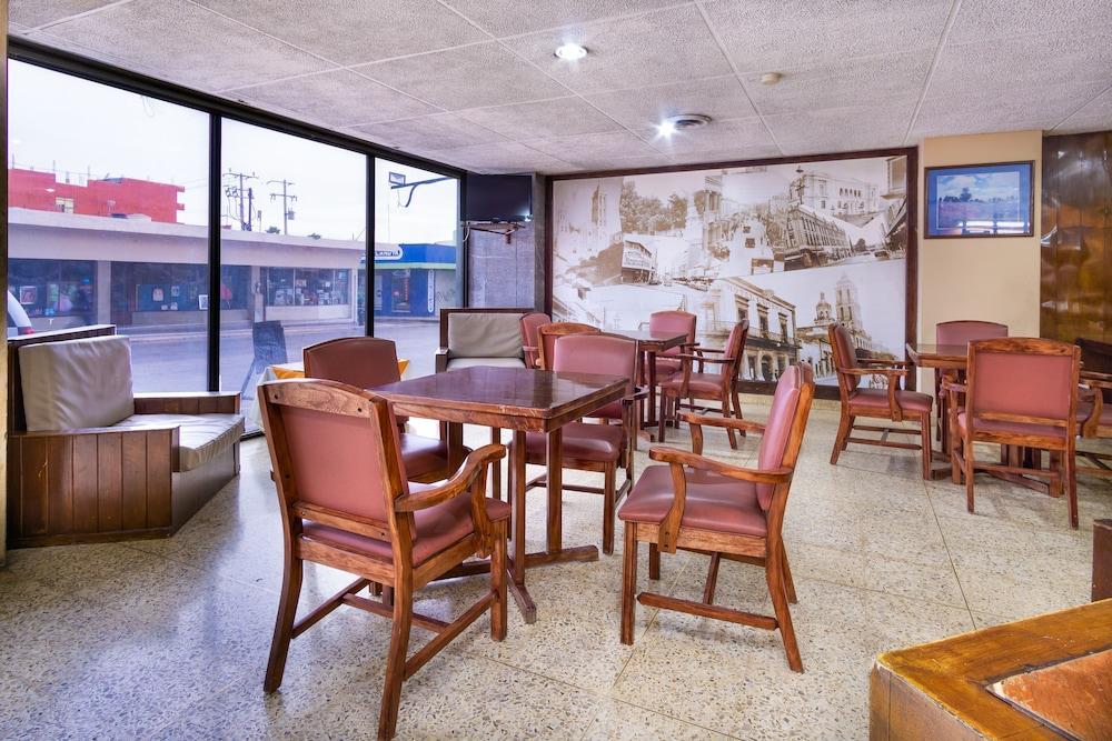 Hotel Premier Saltillo Coahuila Buitenkant foto
